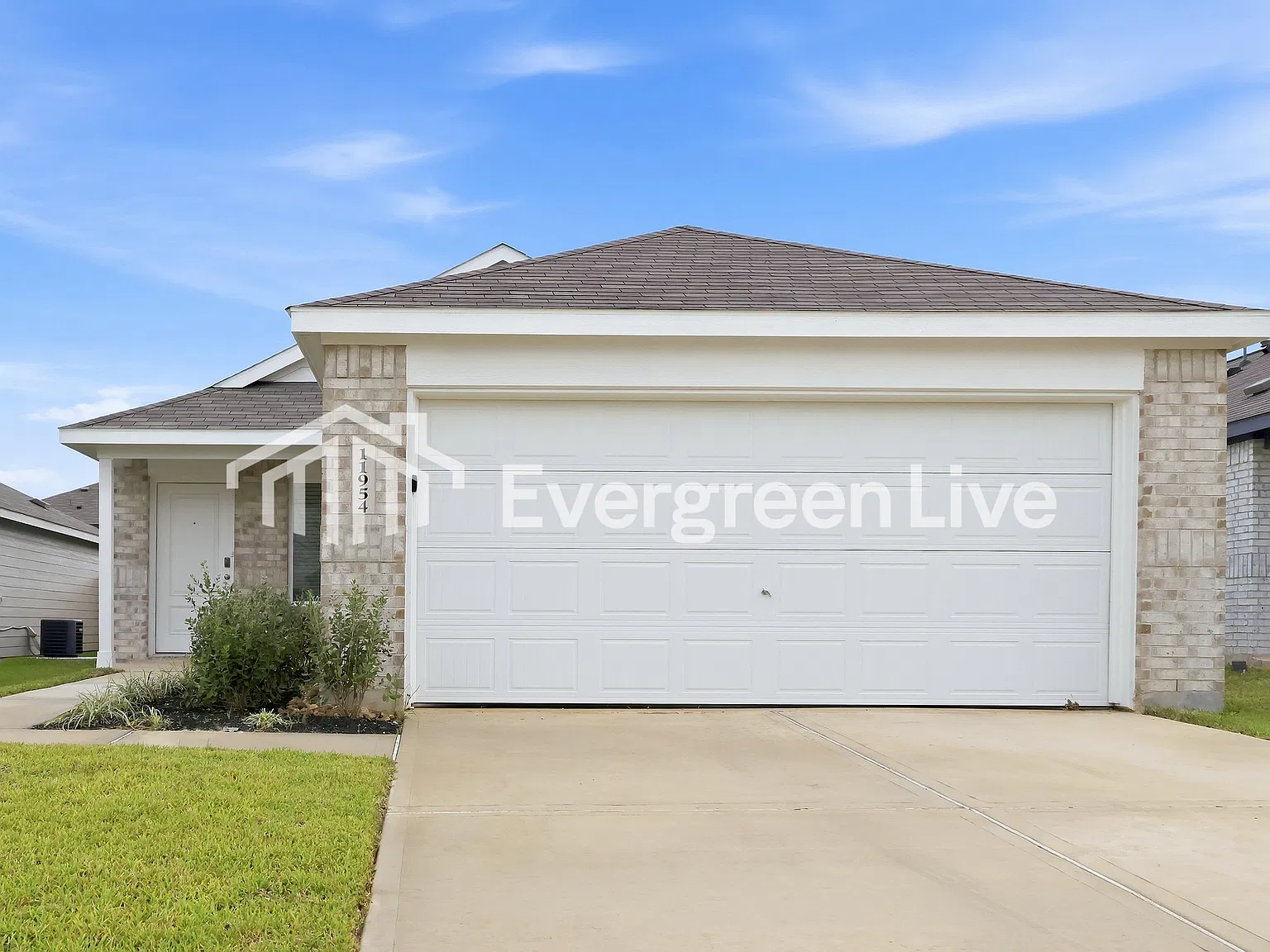 3 bed, 2.0 bath, 1409 sqft, $1,555 — Photo 2