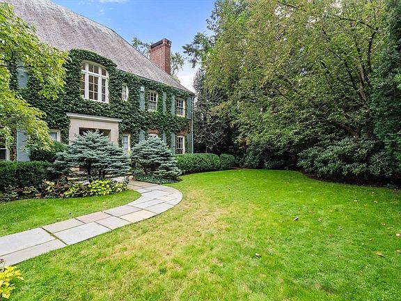 2nd image of 188 Heath St