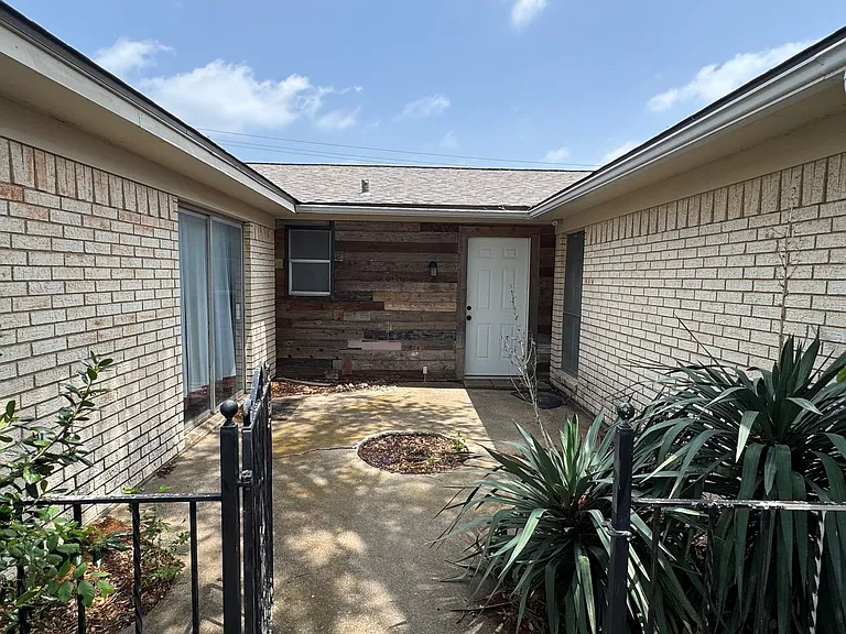 901 Rambler Dr — Photo 14