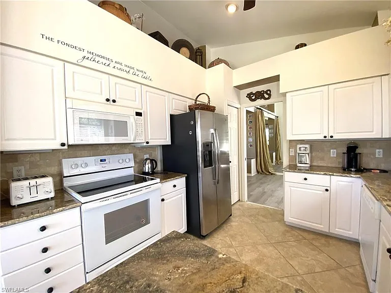 1570 Winding Oaks Way #201 — Photo 13