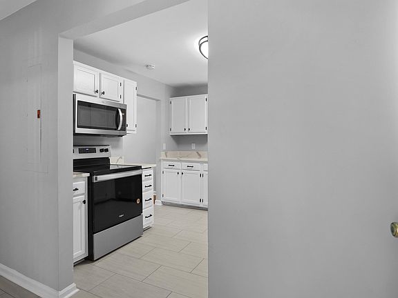 4th image of 627 Rutledge Ave #B