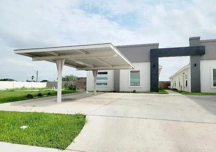 2 bed, 2.0 bath, 4050 sqft, $1,100 — Photo 1
