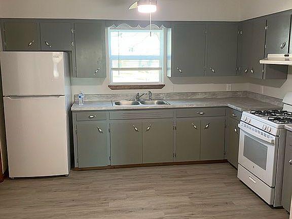 5th image of 207 S 1st St