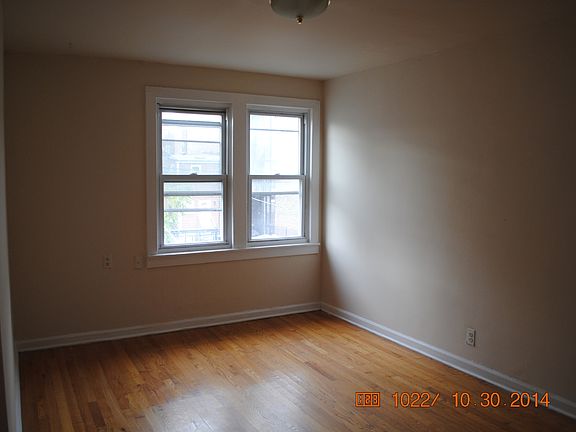 4th image of 1446 N Artesian Ave