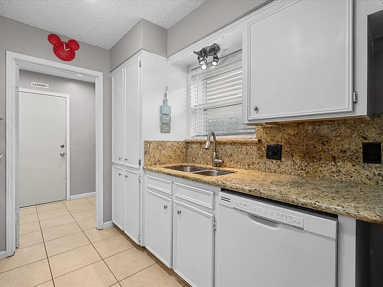 883 Silverpines Rd — Photo 13