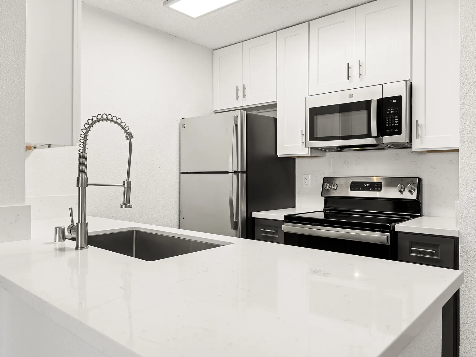 Bay Apartments — Photo 3