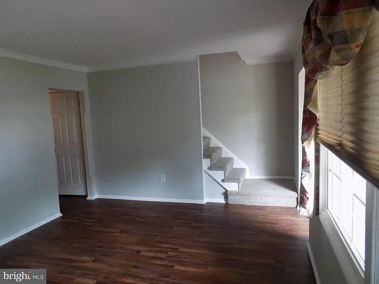 702 Towne Center Dr — Photo 5