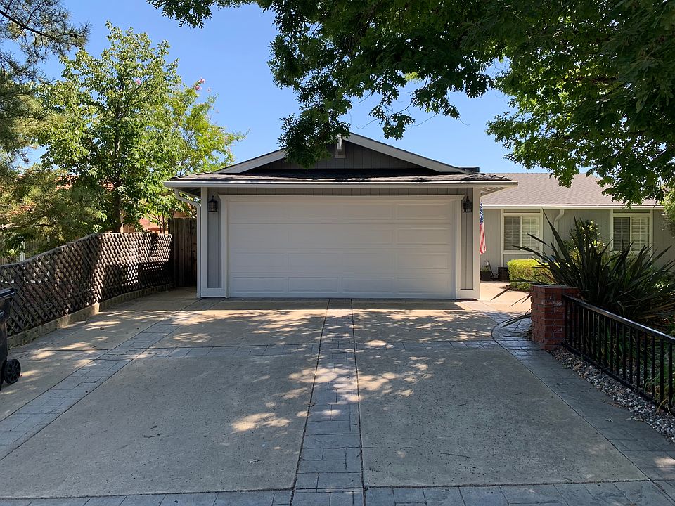 2nd image of 9312 Twin Lakes Ave