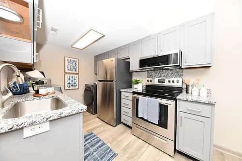 Preston Apartment Homes Photo 1