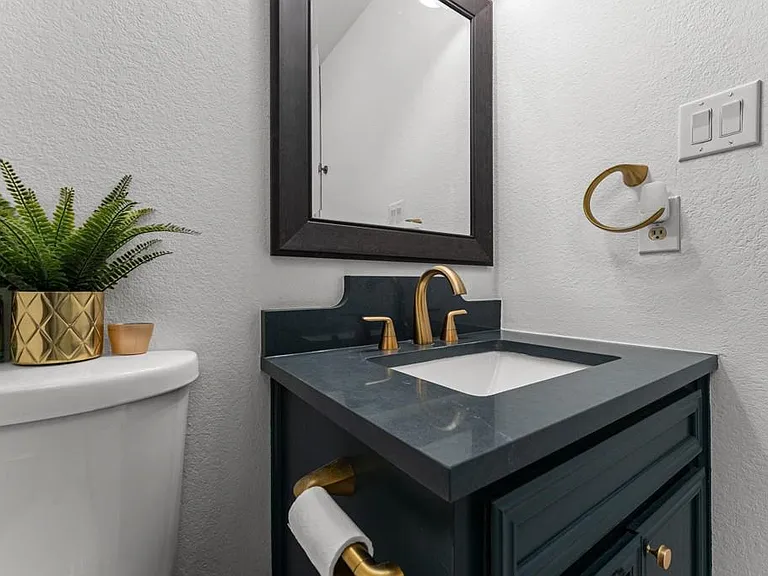 1409 Lantern Light Dr — Photo 11