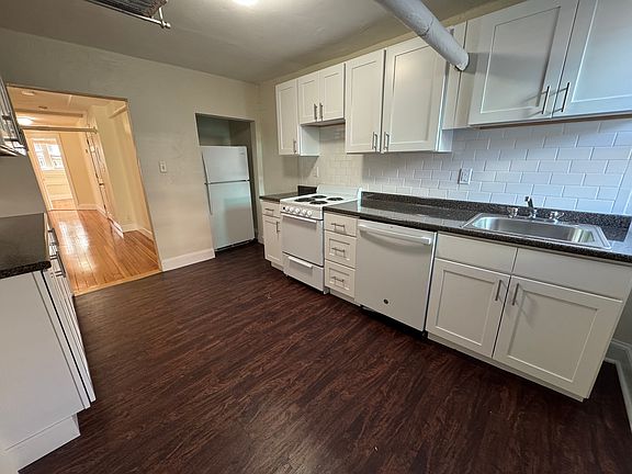 2nd image of 15 Mount Hood Rd #B