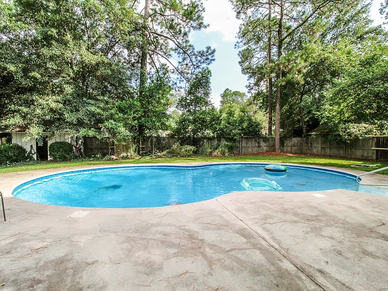 116 Greenbriar Trl — Photo 2