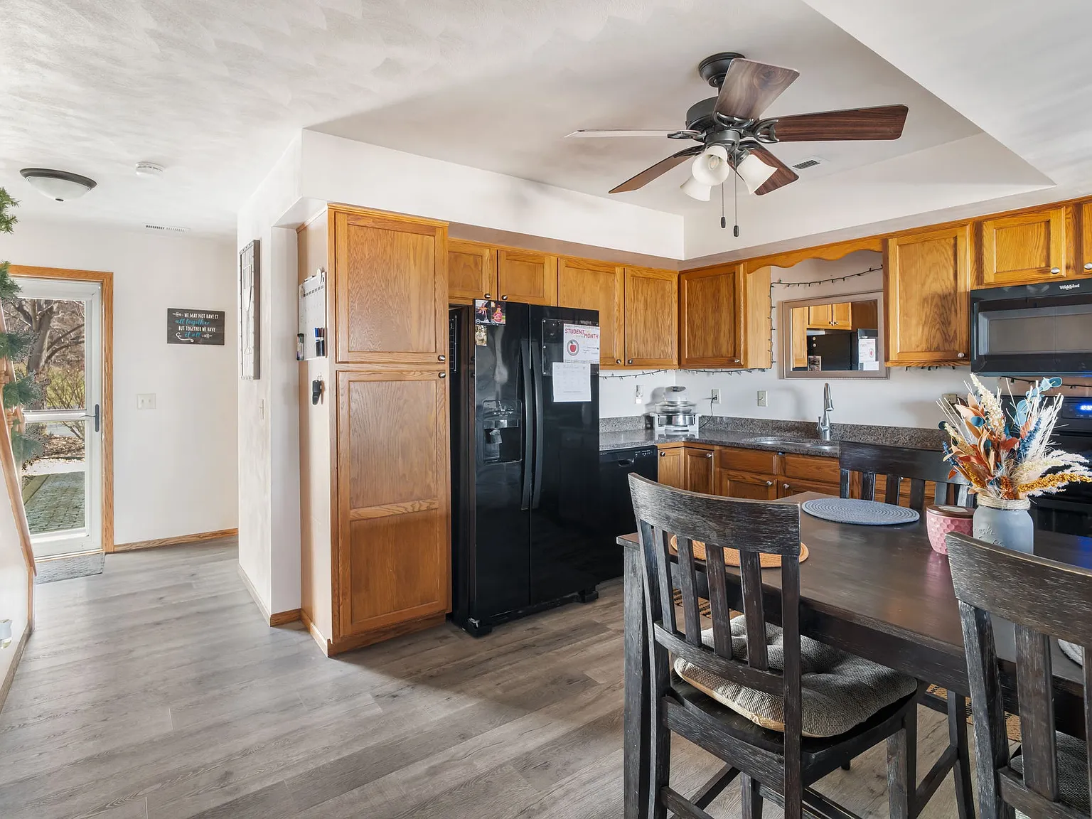 2 bed, 2.5 bath, 1250 sqft, $1,650 — Photo 2