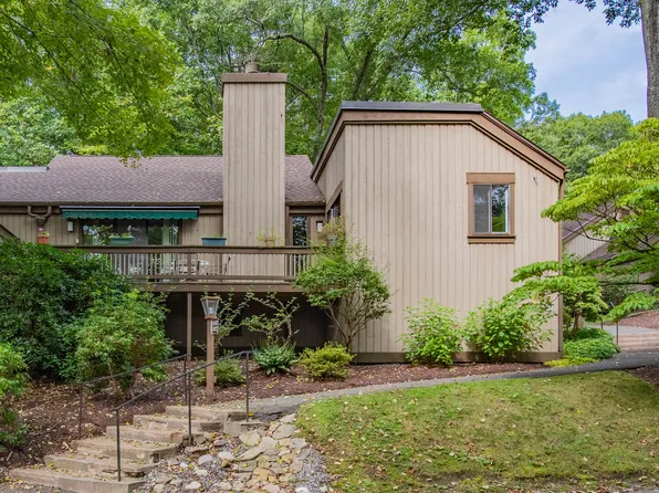 1022 Heritage Village #A, Southbury, CT 06488