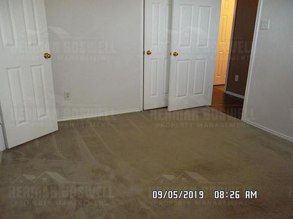 2nd image of 518 E Lynn Creek Dr