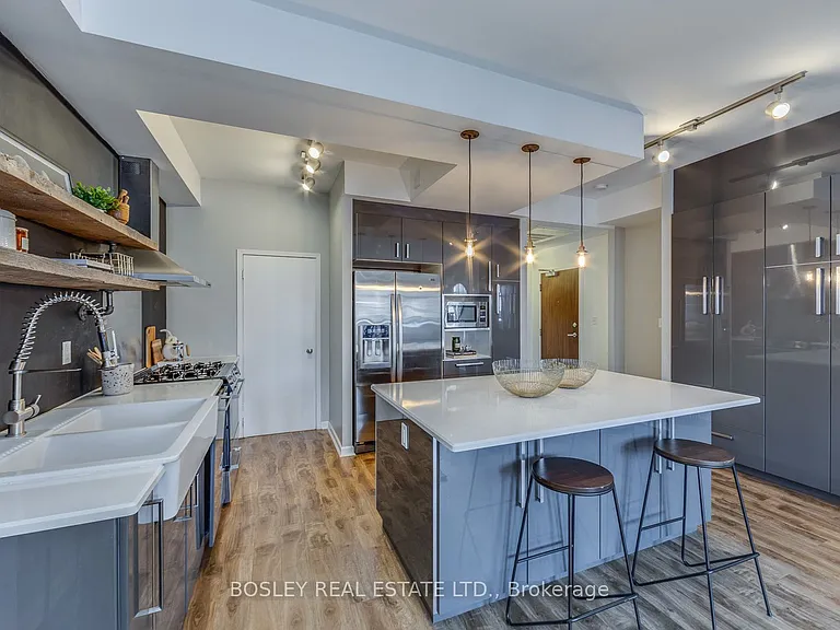 500 Richmond St W #319 — Photo 5