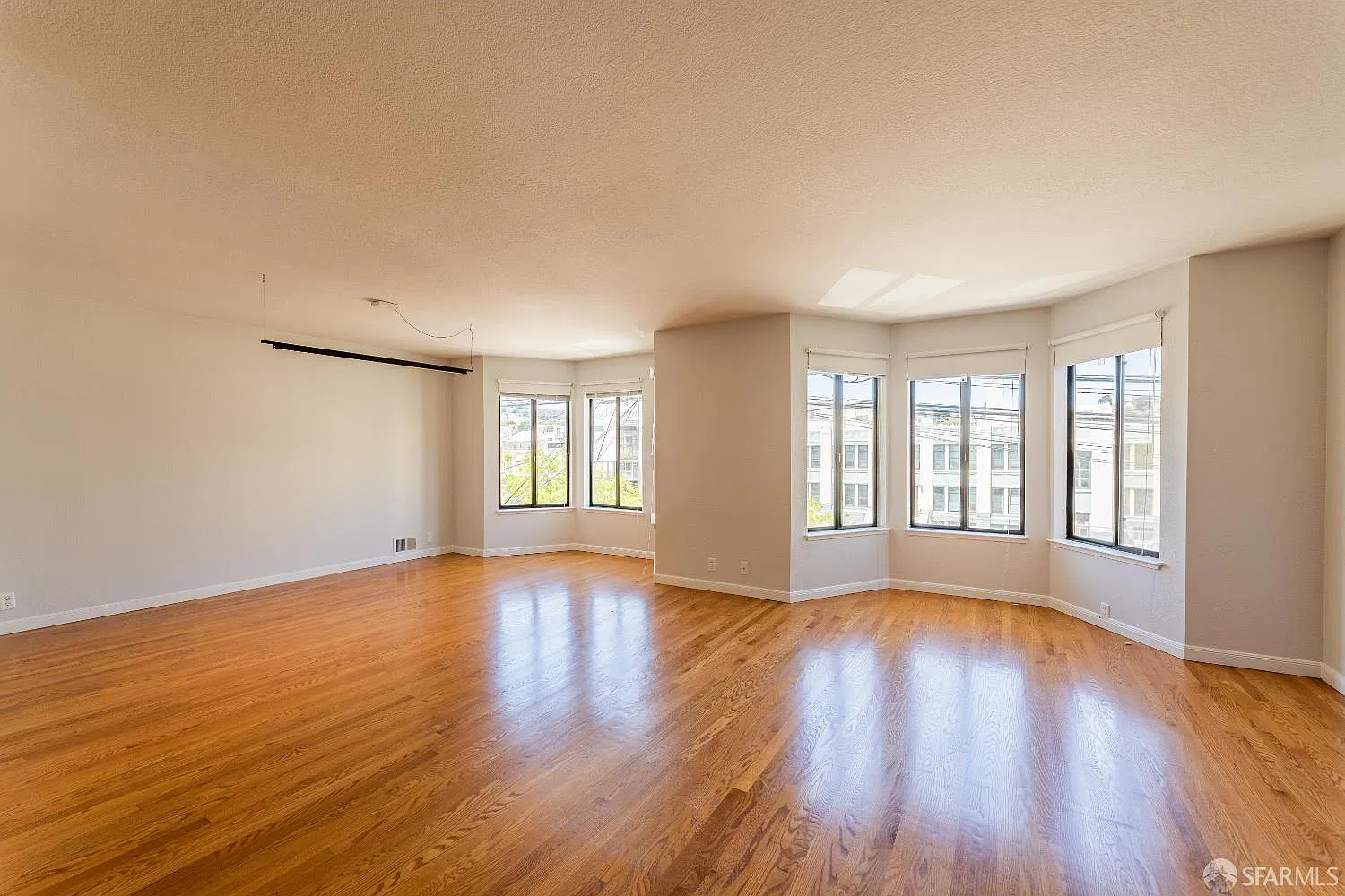 3 bed, 2.0 bath, $8,900 — Photo 1