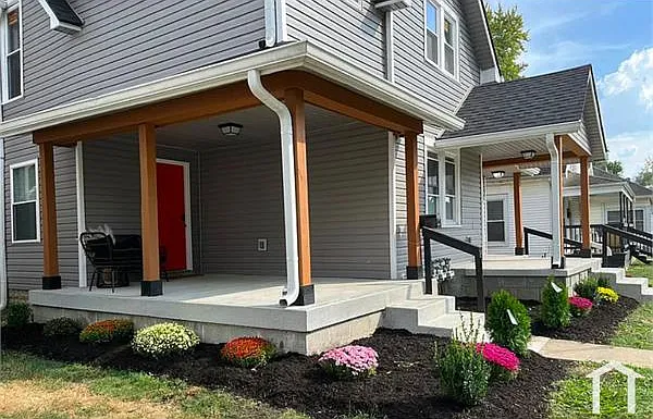 2406 Fletcher St — Photo 1