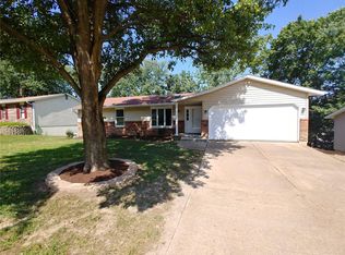 2115 Casa Blanca Dr, Arnold, MO 63010