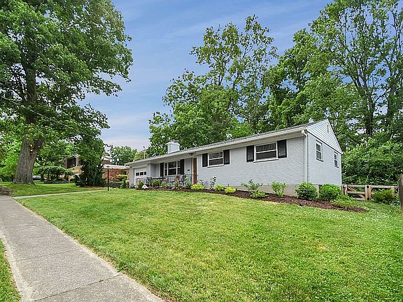 3rd image of 8129 Maxfield Ln
