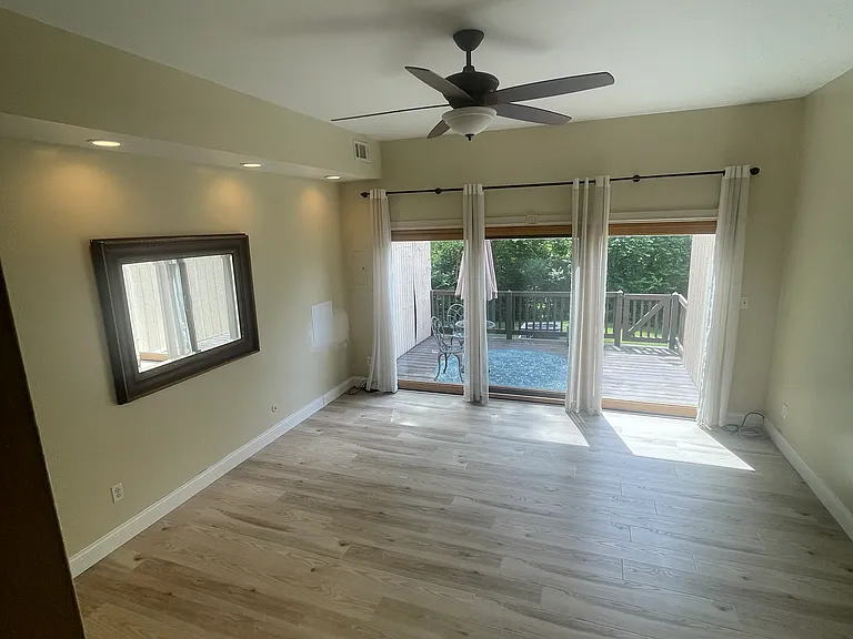 721 Pennsbury Blvd — Photo 1