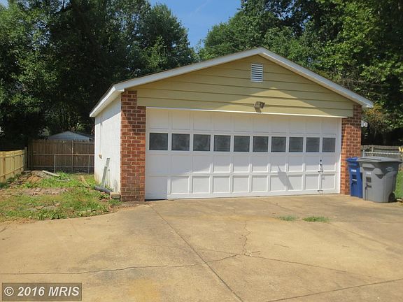 3rd image of 6917 Kingwood Dr