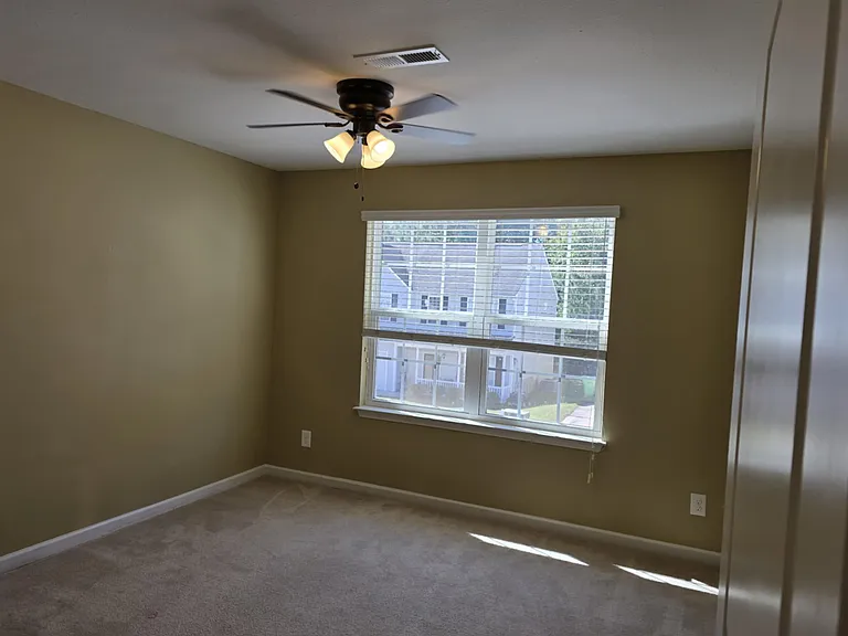 2901 Filbert St — Photo 10