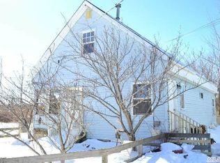 10 Wilson Ave, Bayville, NY 11709