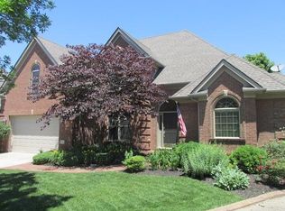 909 Golden Bell Pl, Lexington, KY 40515