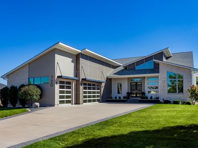 720 Century Cir, Waukee, IA, 50263