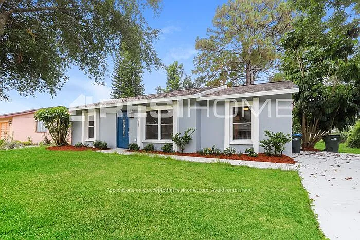 3 bed, 2.0 bath, 1236 sqft, $1,720 — Photo 2