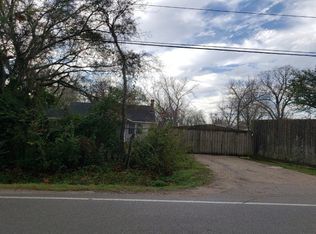 611 Battlebell Rd, Highlands, TX 77562