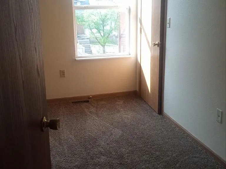 914 E Bancroft St — Photo 11