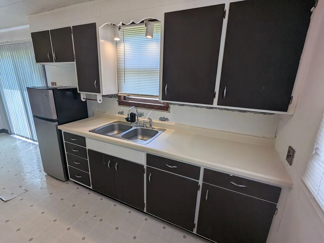 1 bed, 1.0 bath, 1460 sqft, $1,250 — Photo 2
