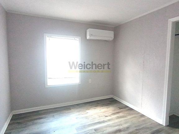 5th image of 529 E Lake St