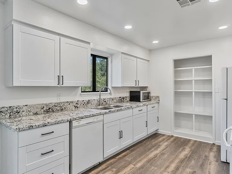 31331 Auberry Rd — Photo 10