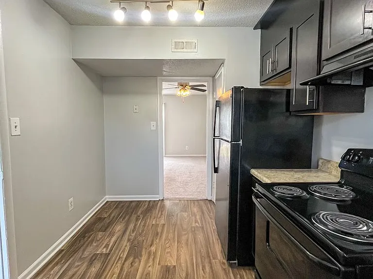 Brynn Marr Village — Photo 26
