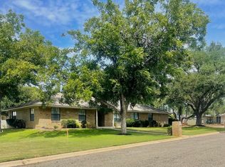 1801 Hickory St, Llano, TX 78643