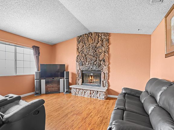 4th image of 185 Salida St