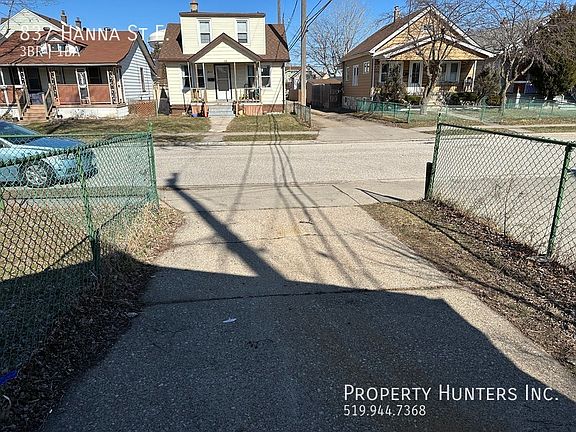3rd image of 837 Hanna St E