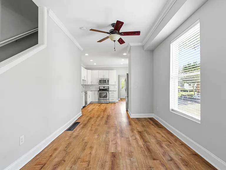 396 E Mithoff St — Photo 12