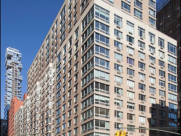 5th image of 111 Worth St APT 9A