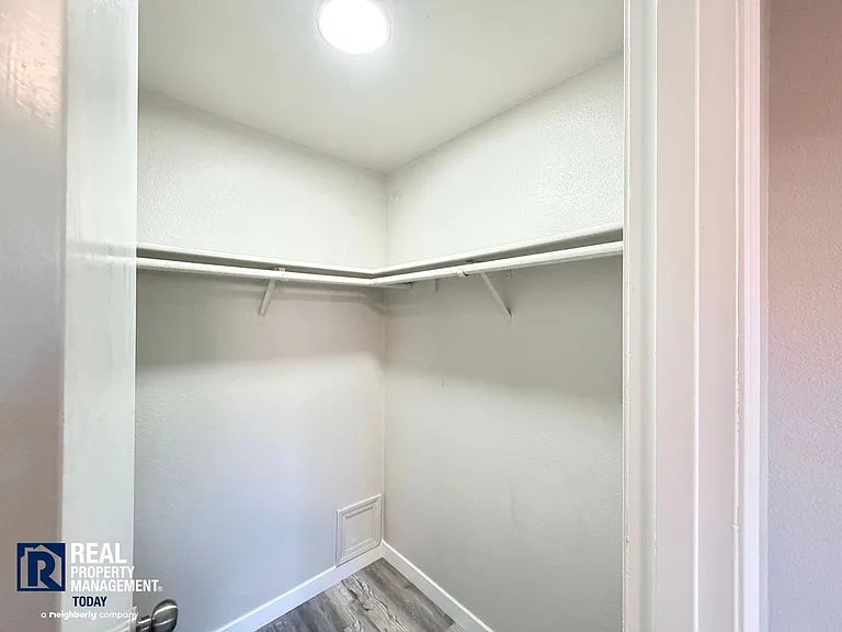 630-632 S State St Tacoma — Photo 37