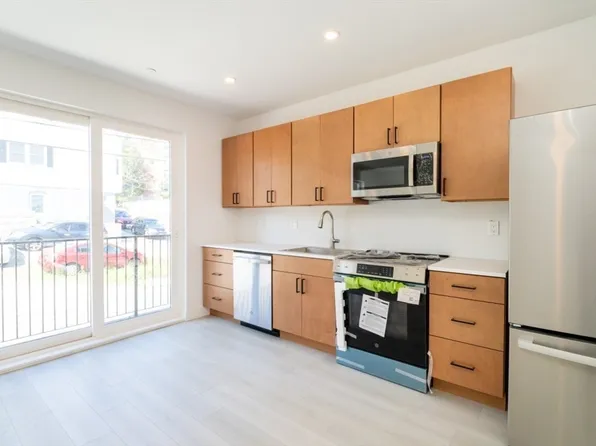 150 Williams St #1, Chelsea, MA 02150