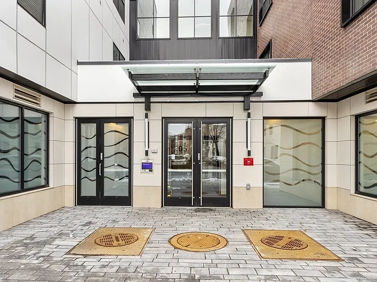 205 Maverick St #201 — Photo 2