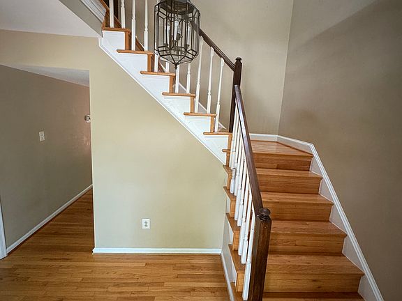 5th image of 9591 Bronte Dr
