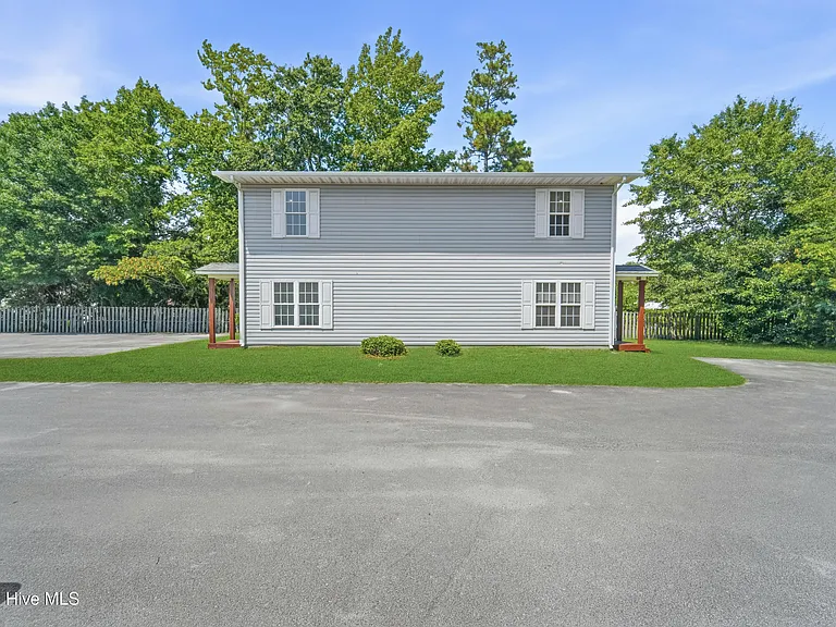 301 Johns Way — Photo 2