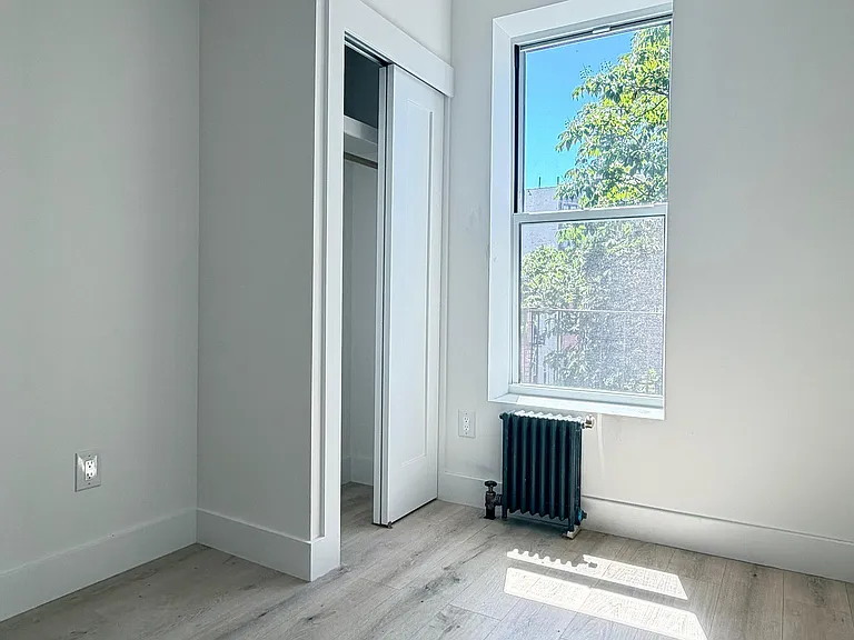 32 Patchen Ave #5 — Photo 5