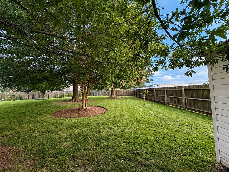 205 Lynnwood Gold Ct — Photo 27