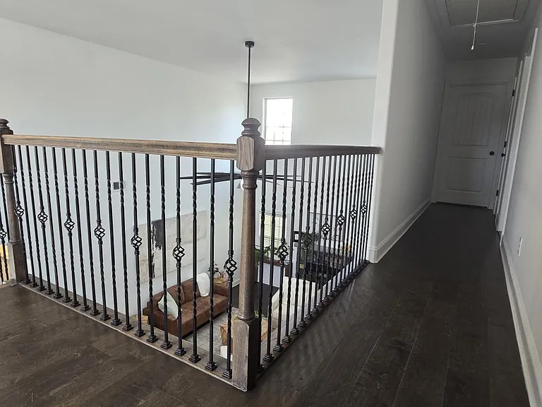 425 Veronica Ct — Photo 29